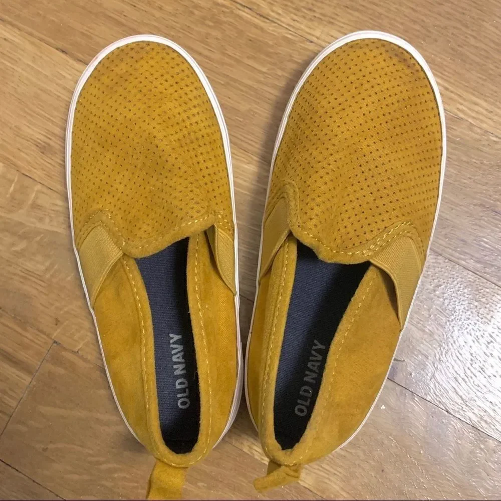 Old Navy‎ Toddler Mustard Slip on Shoes Size 8
